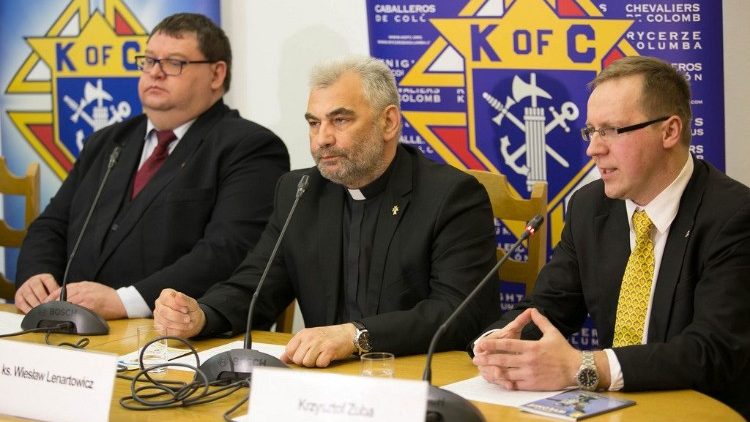 Papa aos cavaleiros de Colombo: caridade e Evangelho da família Papa aos cavaleiros de Colombo: caridade e Evangelho da família