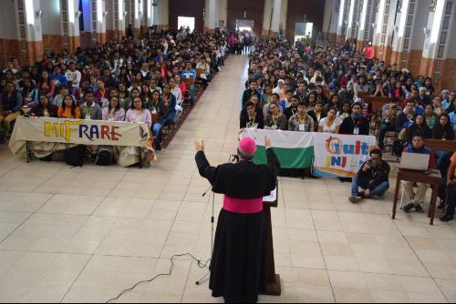 Núncio do Equador exorta jovens a superarem seus medos com a ajuda de Deus Núncio do Equador exorta jovens a superarem seus medos com a ajuda de Deus