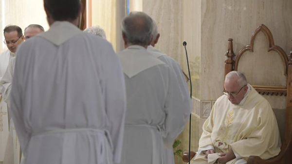 Papa Francisco: a misericórdia é o estilo do cristão Papa Francisco: a misericórdia é o estilo do cristão