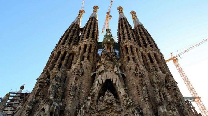 Basílica da Sagrada Família será iluminada de vermelho para recordar mártires Basílica da Sagrada Família será iluminada de vermelho para recordar mártires