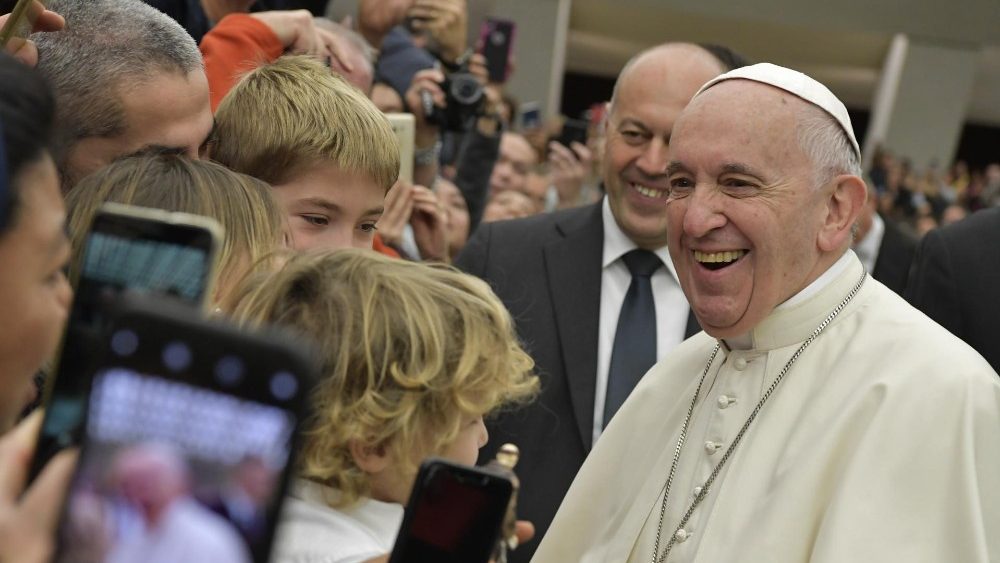 Audiência: com Jesus, aprender a rezar com humildade Audiência: com Jesus, aprender a rezar com humildade