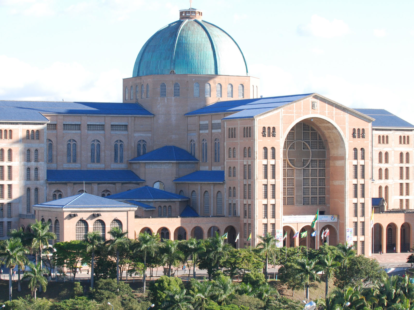Basílica de Aparecida terá fachadas revestidas com passagens bíblicas Basílica de Aparecida terá fachadas revestidas com passagens bíblicas