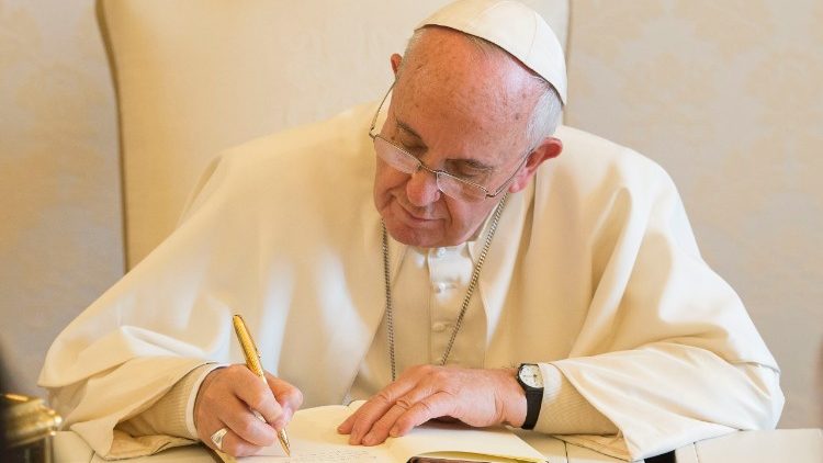 Papa aos jovens de Moçambique: continuem sendo testemunho de paz e reconciliação ao país Papa aos jovens de Moçambique: continuem sendo testemunho de paz e reconciliação ao país