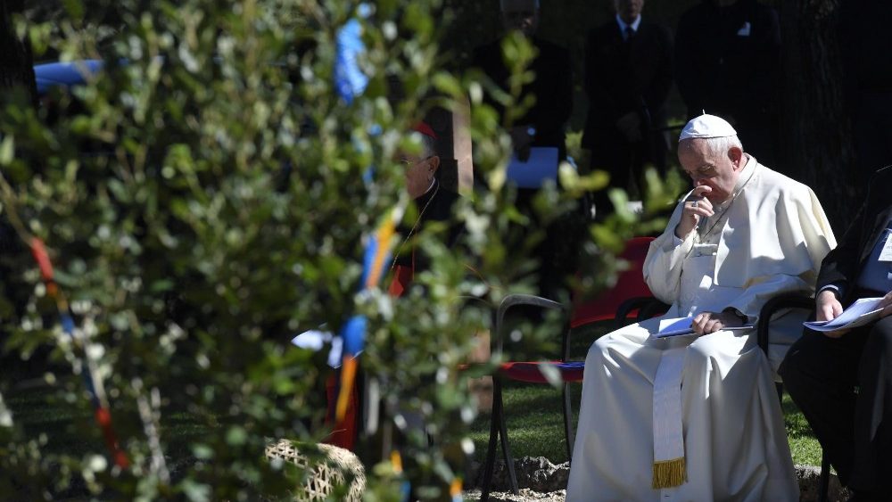Papa consagra Sínodo para a Amazônia a São Francisco de Assis Papa consagra Sínodo para a Amazônia a São Francisco de Assis