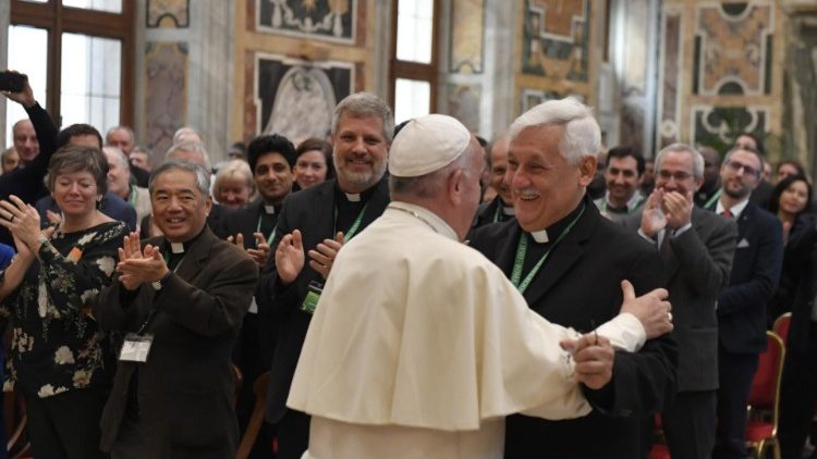 Papa aos Jesuítas: nos pobres, o encontro com Cristo Papa aos Jesuítas: nos pobres, o encontro com Cristo