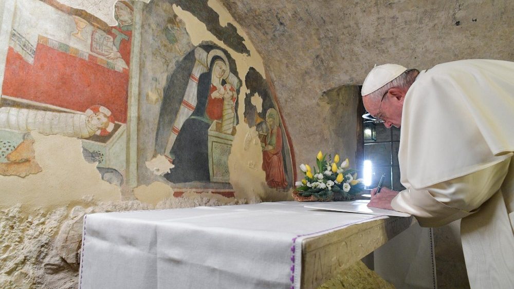 Papa: não importa como montar o presépio; o que conta é que fale à nossa vida Papa: não importa como montar o presépio; o que conta é que fale à nossa vida