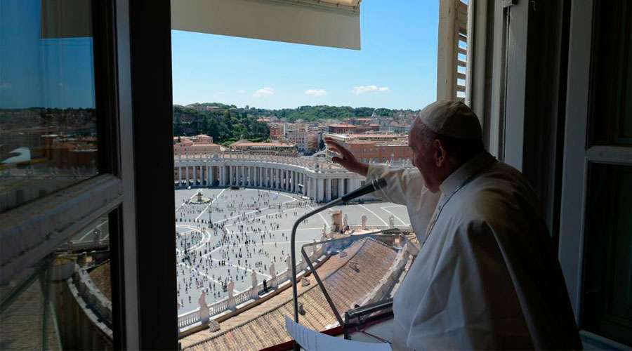 Papa Francisco: “O amor a Jesus exige um amor pelos pais e pelos filhos” Papa Francisco: “O amor a Jesus exige um amor pelos pais e pelos filhos”