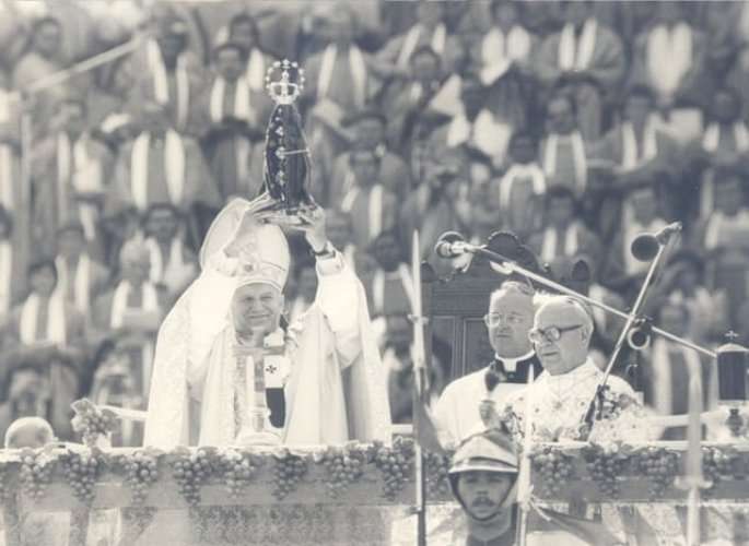 Santuário de Aparecida celebra 40 anos da consagração do altar, realizada por João Paulo II Santuário de Aparecida celebra 40 anos da consagração do altar, realizada por João Paulo II