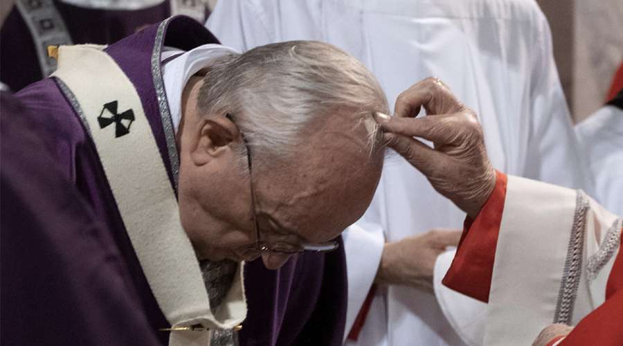 Quarta-feira de Cinzas 2021: Vaticano indica como distribuir cinzas sem infectar por Convid-19 Quarta-feira de Cinzas 2021: Vaticano indica como distribuir cinzas sem infectar por Convid-19