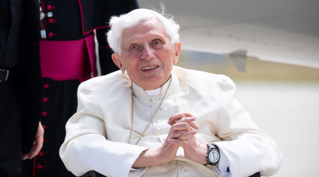 Bento XVI esperava viver apenas alguns meses após a renúncia, diz secretário Bento XVI esperava viver apenas alguns meses após a renúncia, diz secretário