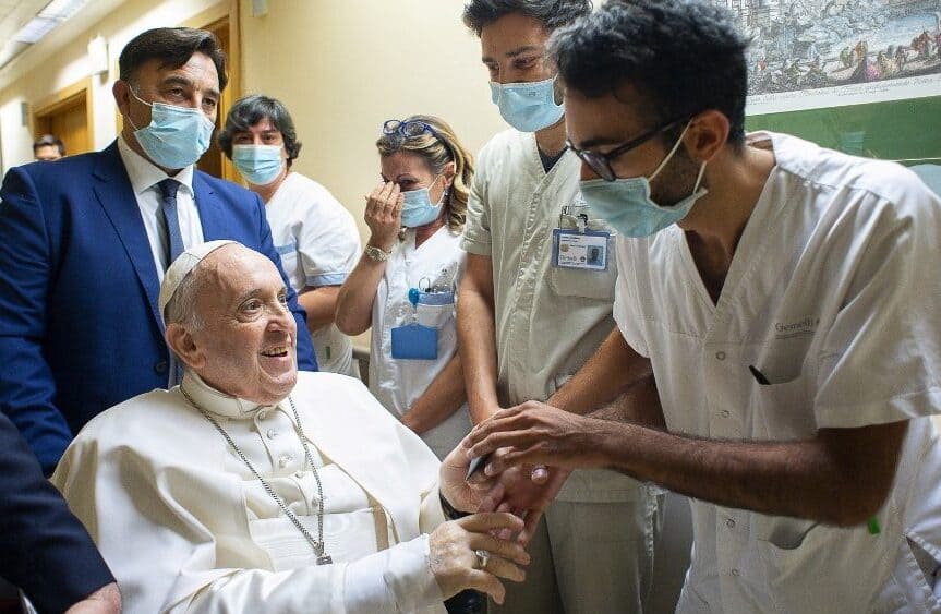 “Uma obra de misericórdia”, diz Papa Francisco sobre o Hospital Gemelli “Uma obra de misericórdia”, diz Papa Francisco sobre o Hospital Gemelli